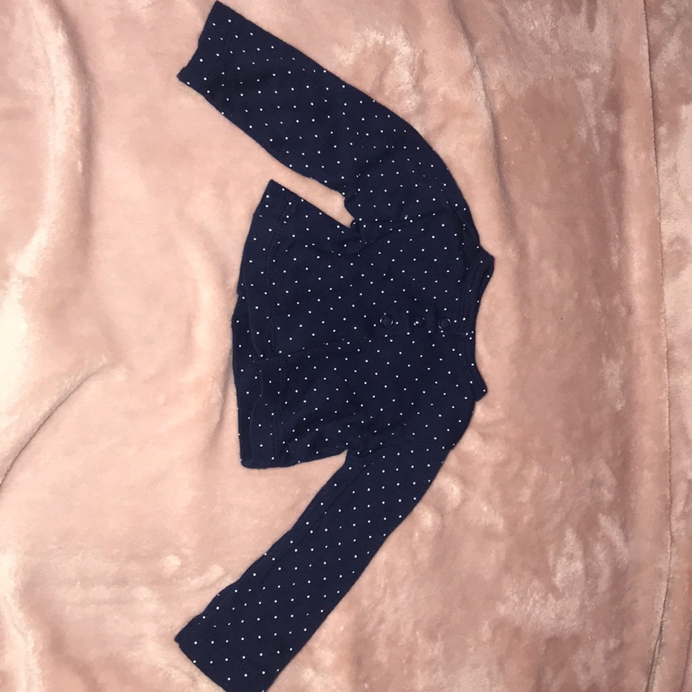 A sweater for a baby girl 0-3 months